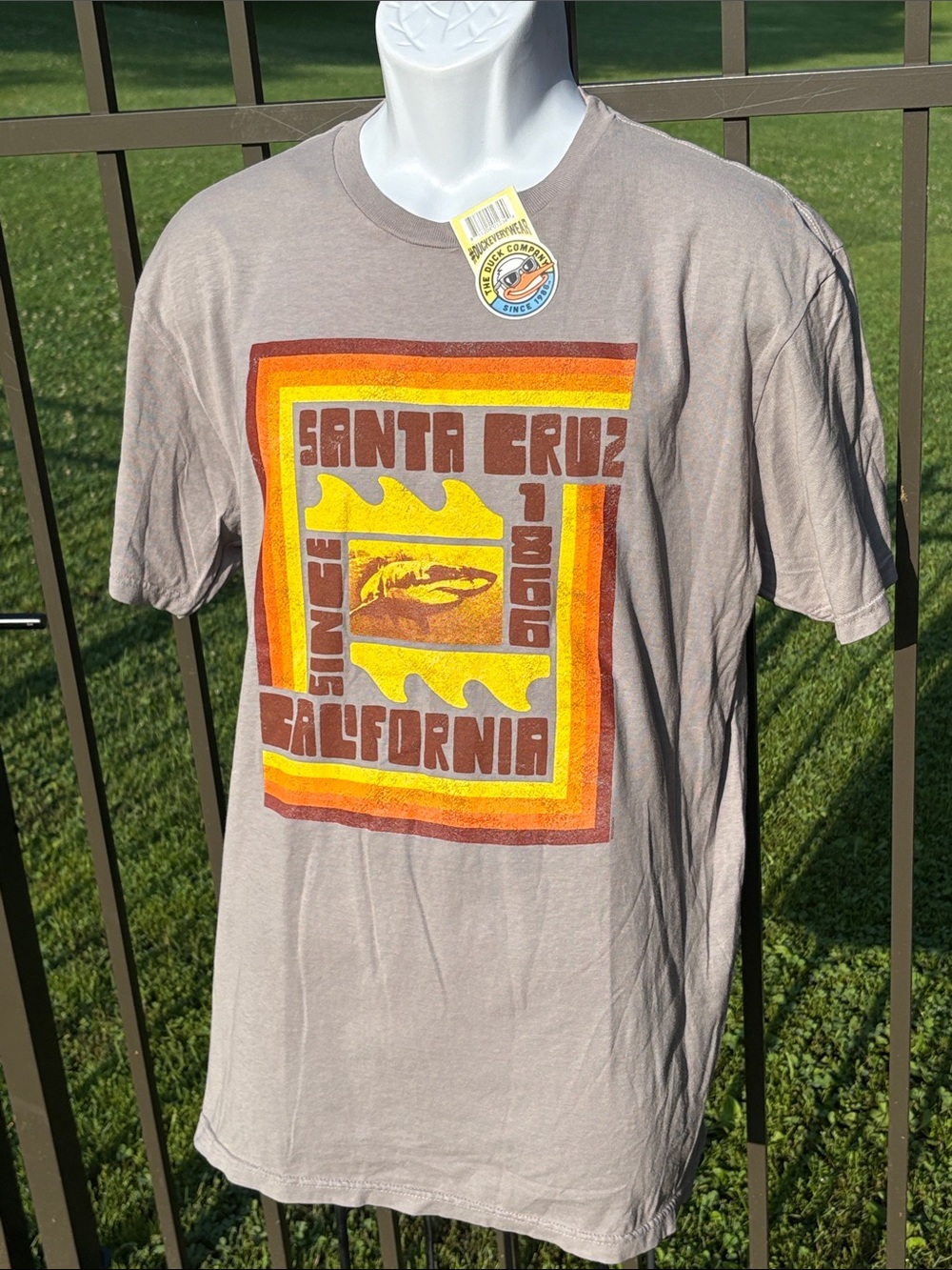 NWT Santa Cruz California Shark T-Shirt Retro Inspired by The Duck Company Sz L